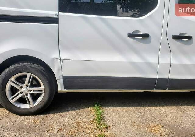 Белый Рено Трафик, объемом двигателя 1.6 л и пробегом 179 тыс. км за 15300 $, фото 8 на Automoto.ua