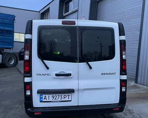 Белый Рено Трафик, объемом двигателя 1.6 л и пробегом 308 тыс. км за 12700 $, фото 3 на Automoto.ua