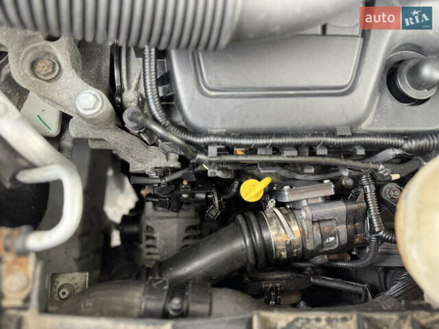 Белый Рено Трафик, объемом двигателя 1.6 л и пробегом 217 тыс. км за 13700 $, фото 88 на Automoto.ua