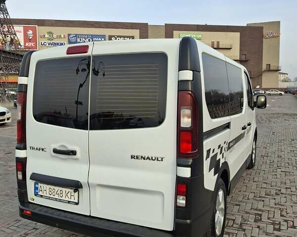 Белый Рено Трафик, объемом двигателя 1.6 л и пробегом 286 тыс. км за 14900 $, фото 9 на Automoto.ua