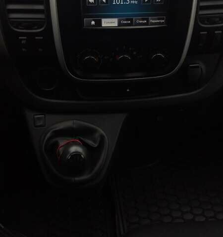 Белый Рено Трафик, объемом двигателя 1.6 л и пробегом 220 тыс. км за 11900 $, фото 15 на Automoto.ua