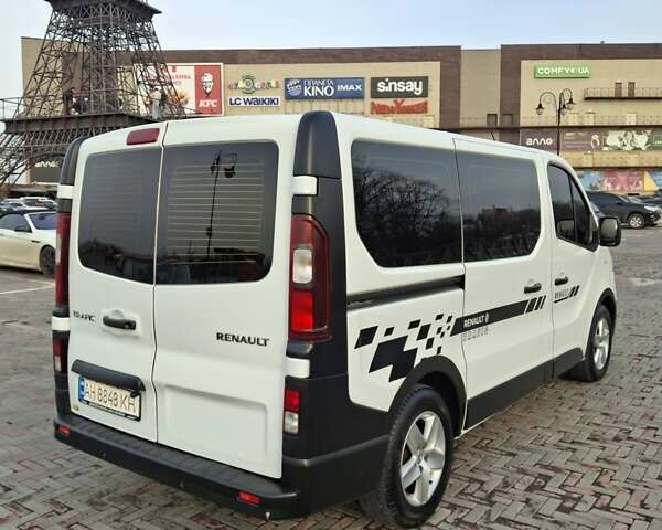 Белый Рено Трафик, объемом двигателя 1.6 л и пробегом 286 тыс. км за 14900 $, фото 8 на Automoto.ua