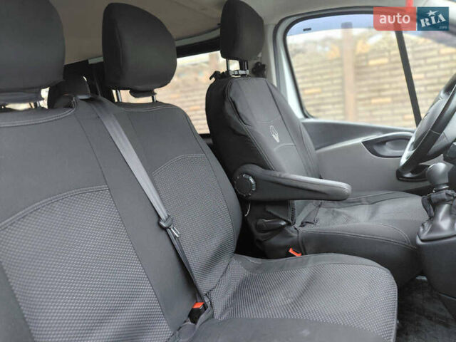 Белый Рено Трафик, объемом двигателя 1.6 л и пробегом 317 тыс. км за 13700 $, фото 18 на Automoto.ua