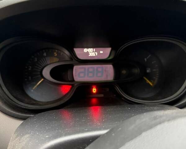 Белый Рено Трафик, объемом двигателя 1.6 л и пробегом 155 тыс. км за 16300 $, фото 4 на Automoto.ua