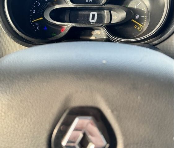 Белый Рено Трафик, объемом двигателя 1.6 л и пробегом 222 тыс. км за 15800 $, фото 13 на Automoto.ua