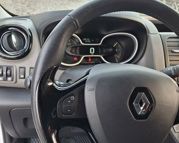 Белый Рено Трафик, объемом двигателя 1.6 л и пробегом 286 тыс. км за 14900 $, фото 19 на Automoto.ua