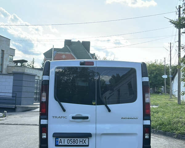 Білий Рено Трафік, об'ємом двигуна 1.6 л та пробігом 258 тис. км за 15000 $, фото 6 на Automoto.ua