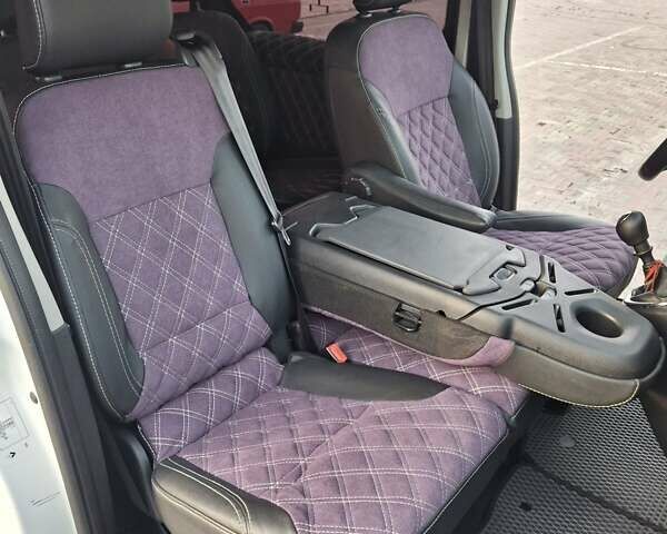 Белый Рено Трафик, объемом двигателя 1.6 л и пробегом 286 тыс. км за 14900 $, фото 23 на Automoto.ua