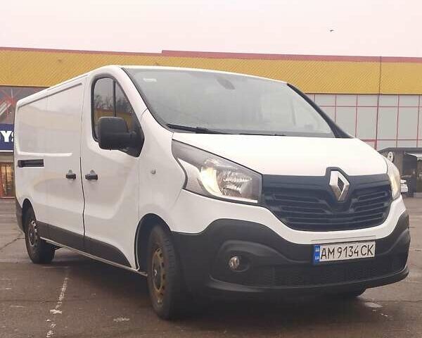 Белый Рено Трафик, объемом двигателя 1.6 л и пробегом 220 тыс. км за 11900 $, фото 1 на Automoto.ua