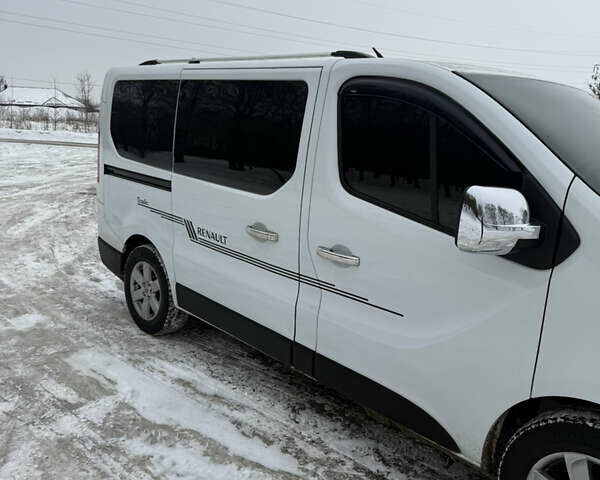 Белый Рено Трафик, объемом двигателя 1.6 л и пробегом 170 тыс. км за 22000 $, фото 5 на Automoto.ua