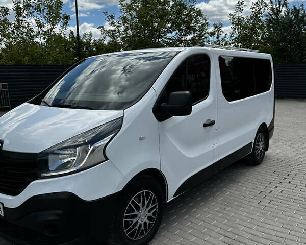Білий Рено Трафік, об'ємом двигуна 1.6 л та пробігом 196 тис. км за 14350 $, фото 2 на Automoto.ua