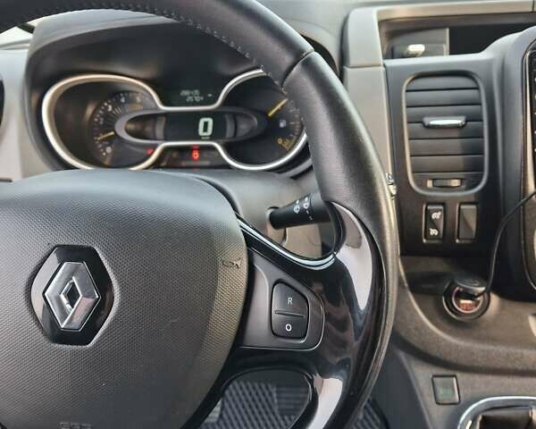 Белый Рено Трафик, объемом двигателя 1.6 л и пробегом 286 тыс. км за 14900 $, фото 20 на Automoto.ua