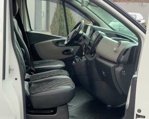 Белый Рено Трафик, объемом двигателя 1.6 л и пробегом 160 тыс. км за 14950 $, фото 20 на Automoto.ua