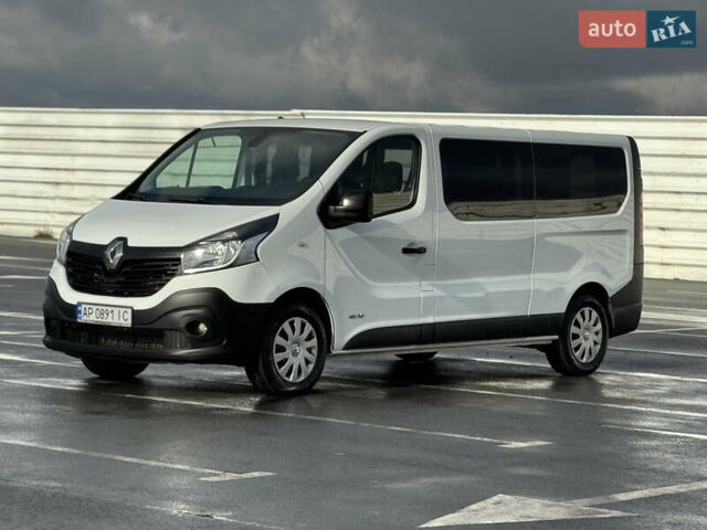 Белый Рено Трафик, объемом двигателя 1.6 л и пробегом 217 тыс. км за 13700 $, фото 2 на Automoto.ua