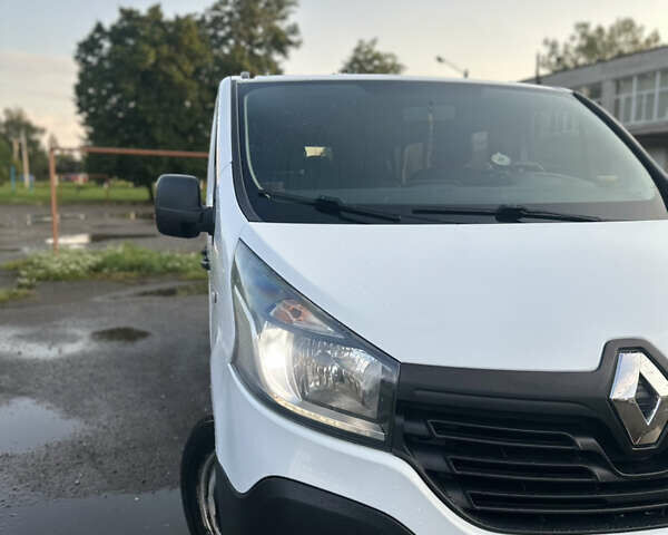 Білий Рено Трафік, об'ємом двигуна 1.6 л та пробігом 275 тис. км за 16000 $, фото 3 на Automoto.ua