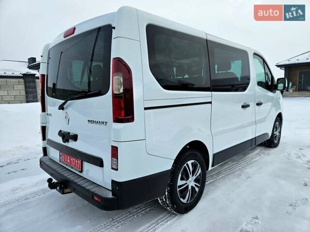 Белый Рено Трафик, объемом двигателя 1.6 л и пробегом 156 тыс. км за 17700 $, фото 3 на Automoto.ua