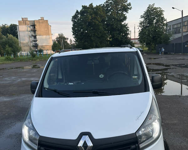 Білий Рено Трафік, об'ємом двигуна 1.6 л та пробігом 275 тис. км за 16000 $, фото 5 на Automoto.ua
