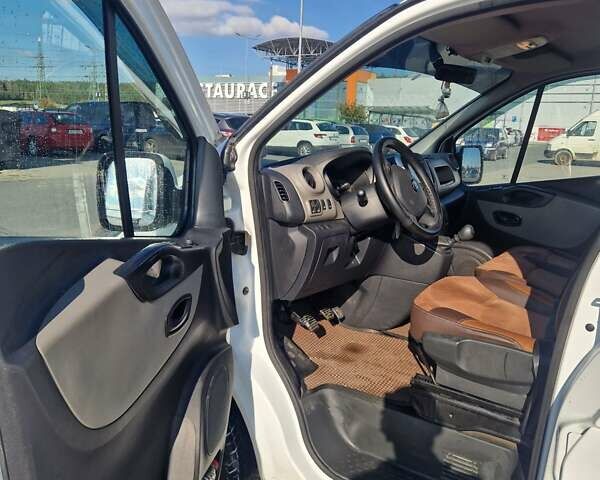 Білий Рено Трафік, об'ємом двигуна 1.6 л та пробігом 340 тис. км за 13200 $, фото 15 на Automoto.ua