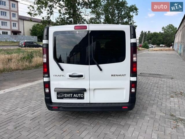 Білий Рено Трафік, об'ємом двигуна 1.6 л та пробігом 291 тис. км за 12999 $, фото 5 на Automoto.ua