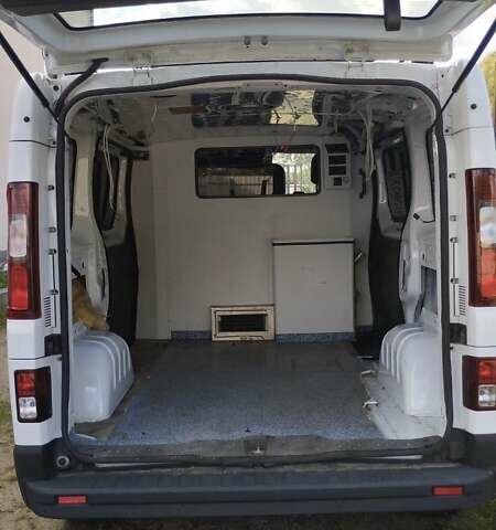 Білий Рено Трафік, об'ємом двигуна 1.6 л та пробігом 300 тис. км за 14000 $, фото 13 на Automoto.ua