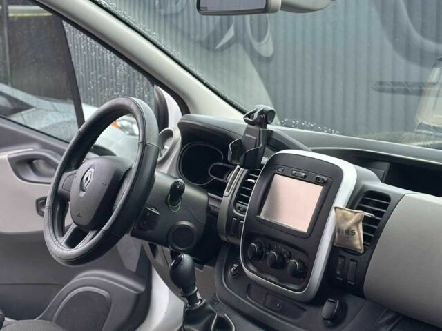 Белый Рено Трафик, объемом двигателя 1.6 л и пробегом 262 тыс. км за 13700 $, фото 5 на Automoto.ua