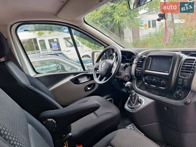 Білий Рено Трафік, об'ємом двигуна 1.6 л та пробігом 215 тис. км за 15800 $, фото 3 на Automoto.ua