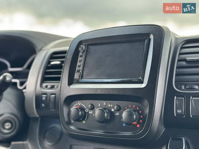 Білий Рено Трафік, об'ємом двигуна 1.6 л та пробігом 217 тис. км за 13700 $, фото 74 на Automoto.ua