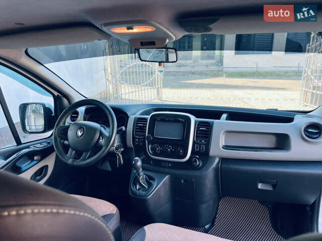 Белый Рено Трафик, объемом двигателя 1.6 л и пробегом 340 тыс. км за 13800 $, фото 42 на Automoto.ua