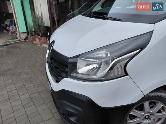 Белый Рено Трафик, объемом двигателя 1.6 л и пробегом 317 тыс. км за 13700 $, фото 7 на Automoto.ua