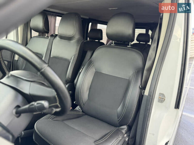 Белый Рено Трафик, объемом двигателя 1.6 л и пробегом 217 тыс. км за 13700 $, фото 52 на Automoto.ua