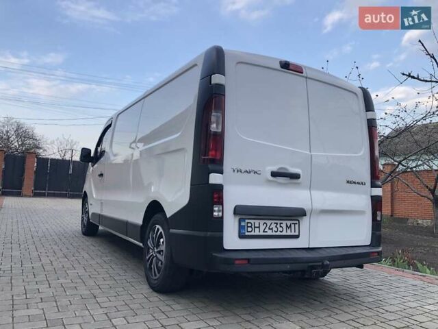 Белый Рено Трафик, объемом двигателя 1.6 л и пробегом 298 тыс. км за 12500 $, фото 30 на Automoto.ua