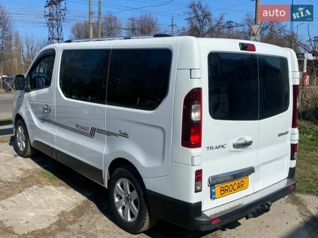 Белый Рено Трафик, объемом двигателя 1.6 л и пробегом 177 тыс. км за 17100 $, фото 2 на Automoto.ua
