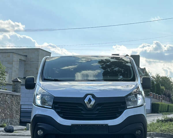 Білий Рено Трафік, об'ємом двигуна 1.6 л та пробігом 258 тис. км за 15000 $, фото 7 на Automoto.ua