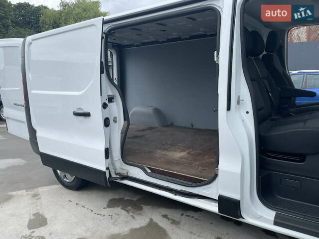 Білий Рено Трафік, об'ємом двигуна 1.6 л та пробігом 245 тис. км за 12300 $, фото 35 на Automoto.ua