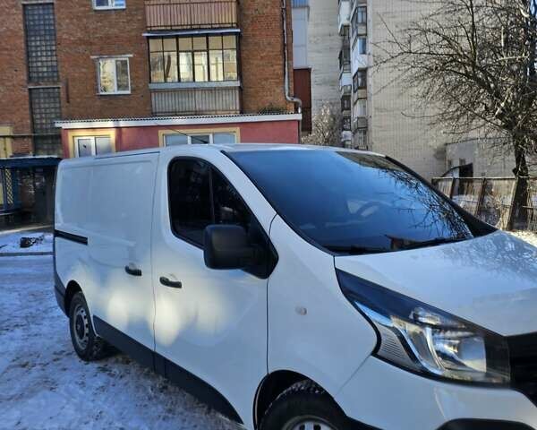 Белый Рено Трафик, объемом двигателя 1.6 л и пробегом 238 тыс. км за 13500 $, фото 1 на Automoto.ua