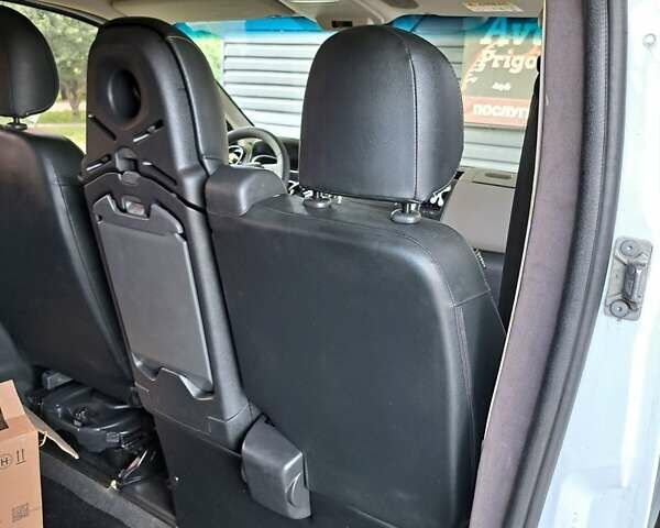 Белый Рено Трафик, объемом двигателя 1.6 л и пробегом 210 тыс. км за 14999 $, фото 31 на Automoto.ua