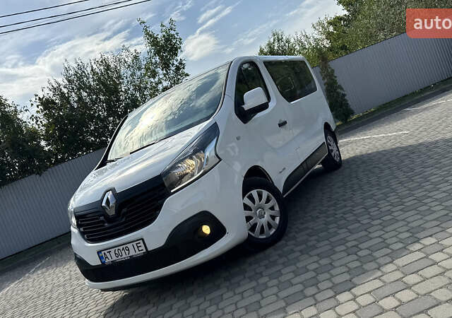 Белый Рено Трафик, объемом двигателя 2 л и пробегом 206 тыс. км за 17700 $, фото 5 на Automoto.ua