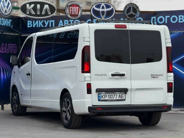 Белый Рено Трафик, объемом двигателя 1.6 л и пробегом 182 тыс. км за 18999 $, фото 5 на Automoto.ua