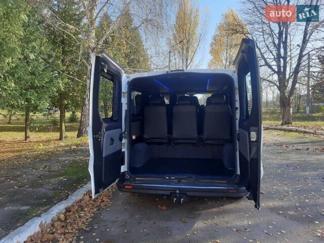 Белый Рено Трафик, объемом двигателя 1.6 л и пробегом 220 тыс. км за 16200 $, фото 4 на Automoto.ua