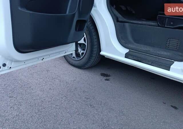 Рено Трафік 2016 у Сарнах на Automoto.ua Білий Рено Трафік, об'ємом двигуна 1.6 л та пробігом 187 тис. км за 13750 $, фото 67 на Automoto.ua