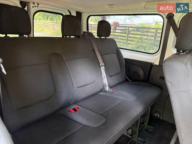 Белый Рено Трафик, объемом двигателя 1.6 л и пробегом 185 тыс. км за 16790 $, фото 18 на Automoto.ua