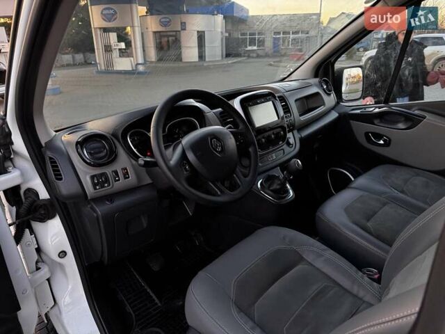 Белый Рено Трафик, объемом двигателя 1.6 л и пробегом 219 тыс. км за 13500 $, фото 34 на Automoto.ua