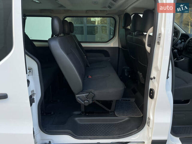 Белый Рено Трафик, объемом двигателя 1.6 л и пробегом 227 тыс. км за 16300 $, фото 26 на Automoto.ua