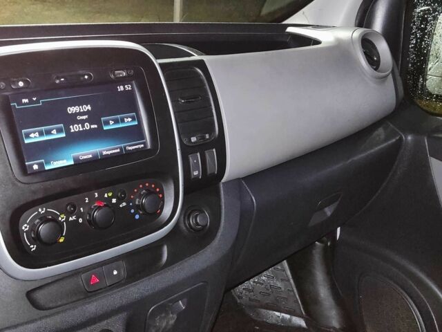 Белый Рено Трафик, объемом двигателя 1.6 л и пробегом 345 тыс. км за 12800 $, фото 22 на Automoto.ua