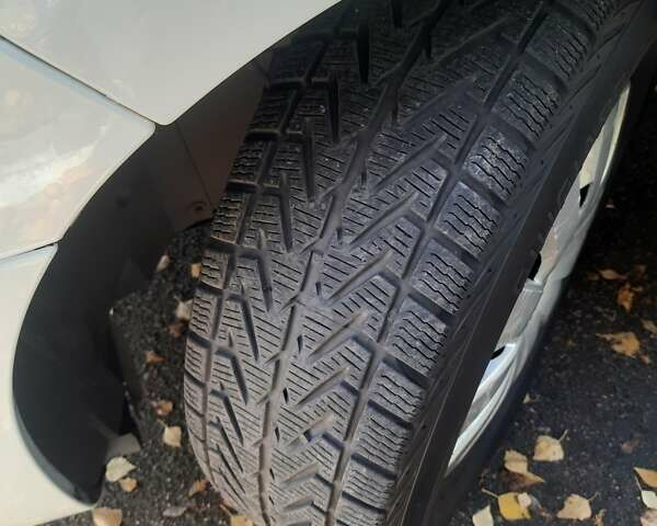 Белый Рено Трафик, объемом двигателя 1.6 л и пробегом 220 тыс. км за 16200 $, фото 21 на Automoto.ua