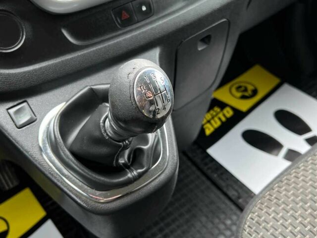 Білий Рено Трафік, об'ємом двигуна 1.6 л та пробігом 218 тис. км за 13500 $, фото 15 на Automoto.ua