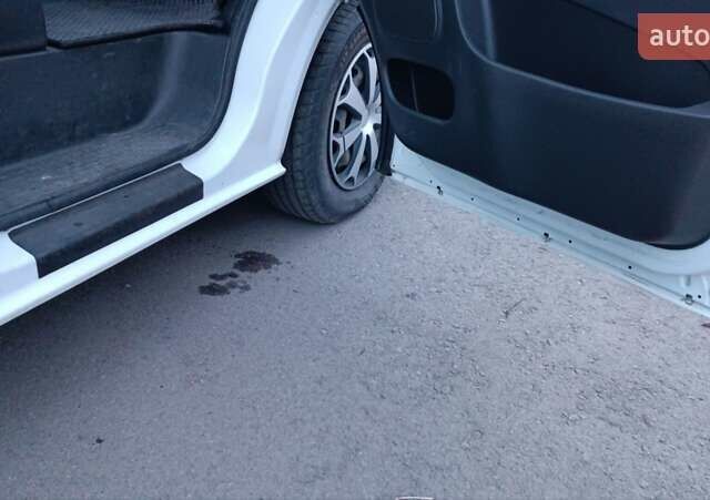 Рено Трафік 2016 у Сарнах на Automoto.ua Білий Рено Трафік, об'ємом двигуна 1.6 л та пробігом 187 тис. км за 13750 $, фото 48 на Automoto.ua