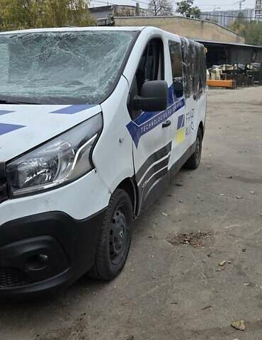 Белый Рено Трафик, объемом двигателя 1.6 л и пробегом 449 тыс. км за 9000 $, фото 8 на Automoto.ua