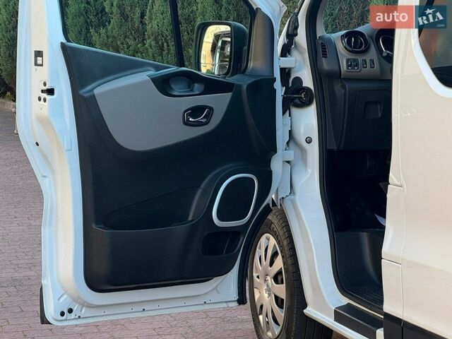 Білий Рено Трафік, об'ємом двигуна 1.6 л та пробігом 270 тис. км за 15290 $, фото 98 на Automoto.ua