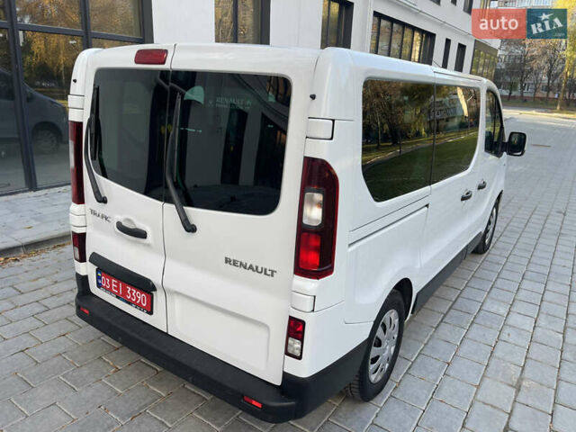 Белый Рено Трафик, объемом двигателя 1.6 л и пробегом 227 тыс. км за 16300 $, фото 3 на Automoto.ua